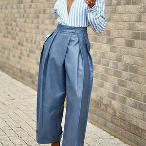 Loose-Fitting Faux Leather Trousers Featuring Pockets
